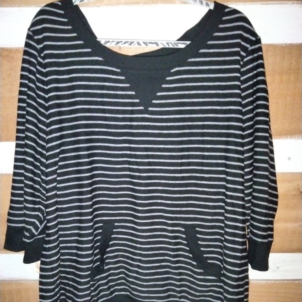 Quarter length sleeve sweater